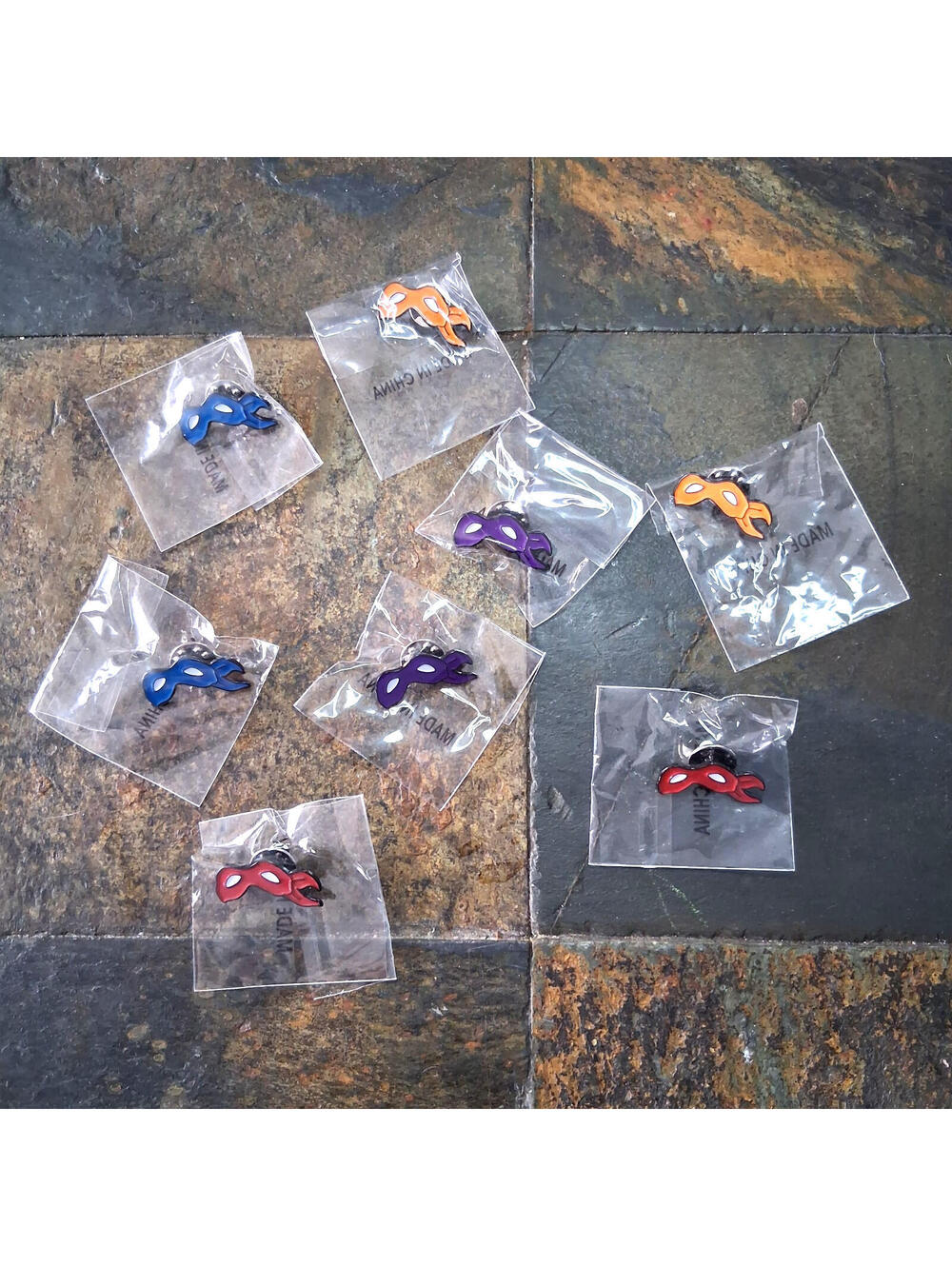 Teenage Mutant Ninja Turtles Retail Exclusive IDW Promo Pins 2 COMPLETE SETS!!!